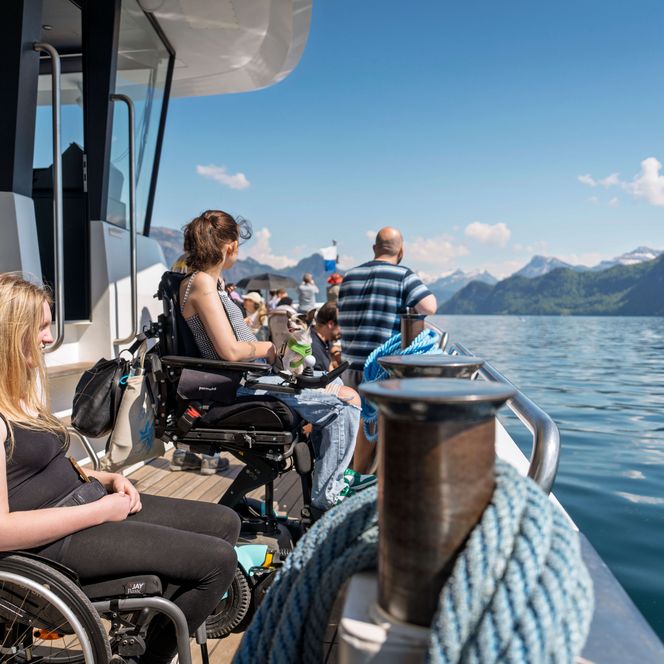 Barrierefreier Zugang zu einem Ausflugsschiff auf dem Vierwaldstättersee in Luzern