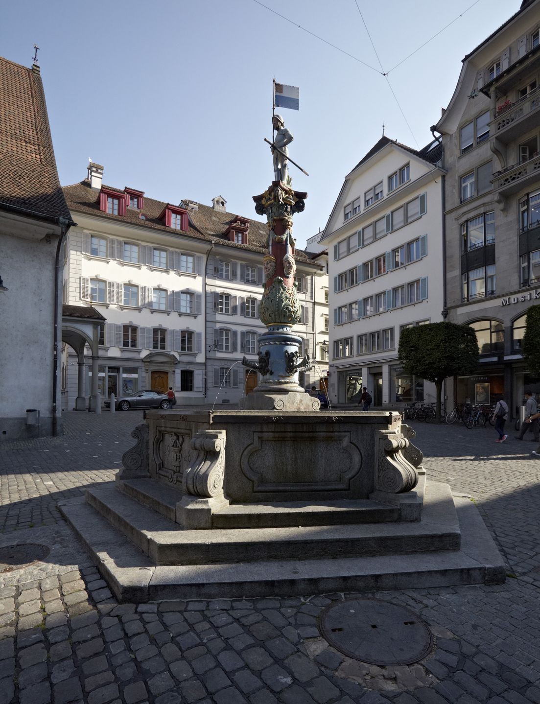 https://www.luzern.com/fileadmin/_processed_/6/7/csm_luzern_fritschibrunnen_GA110525-K-29-LU_1b91f5dfa7.jpg